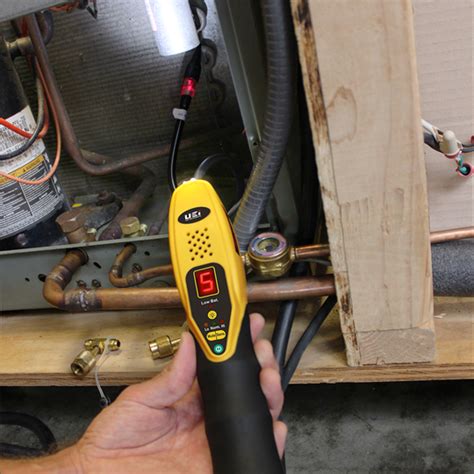 Refrigerant Leak Detector with Solid Electrolyte Sensor